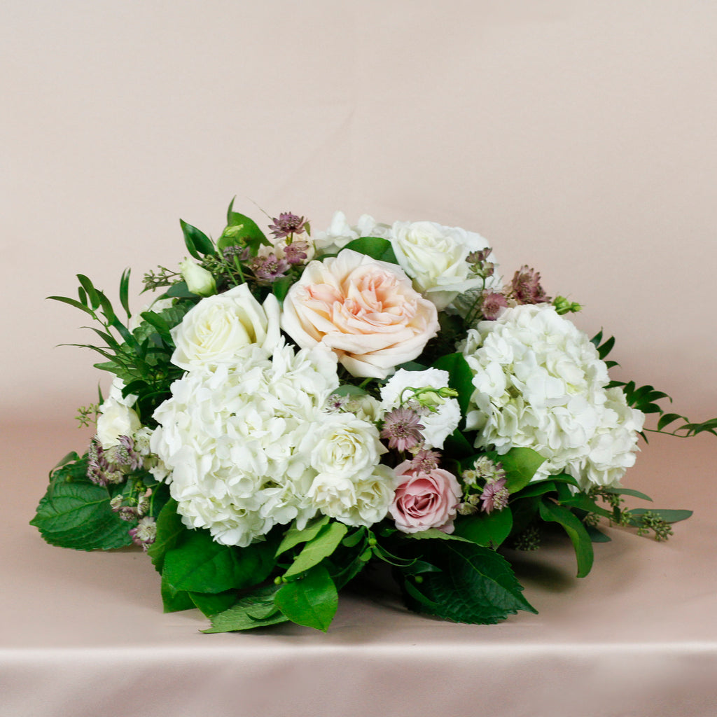 CLASSIC MOUNDED CENTERPIECE // Touch of Blush